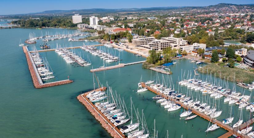 Lebontják a Balaton egyik legnépszerűbb látványosságát: nem fogod elhinni, mi lesz a sorsa!