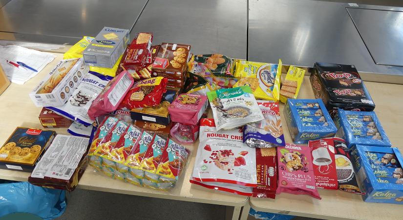 Csokiban és párnában is küldik a kábítószert