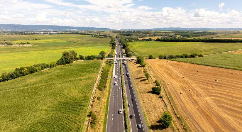 Elindult az M1-es autópálya bővítése: több sáv, korszerű csomópontok, új pihenők