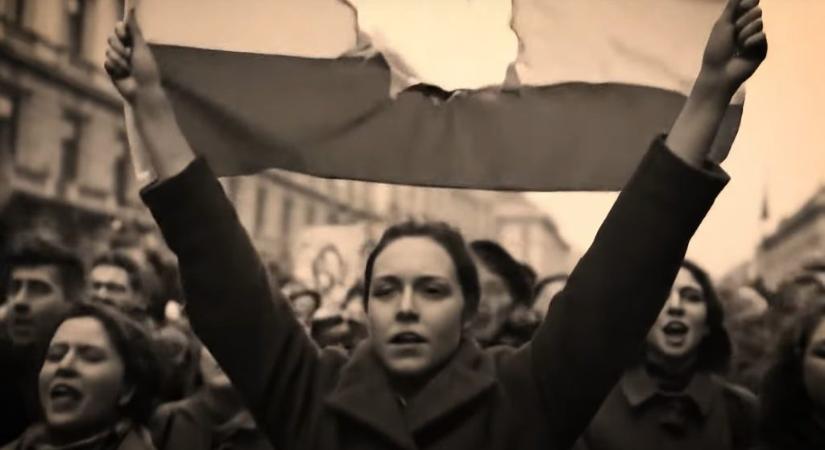 A Budapest Pride helyett most már az 1956-os forradalom képei vannak az Erste nagy port kavaró reklámjában