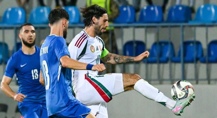Ezzel az autócsodával jelent meg Szoboszlai, Kerkez pedig egy Skodával - fotók
