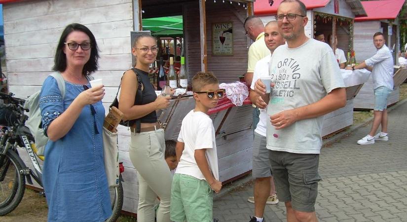 A Dunamocsi Burcsákfesztivál a régió népszerű rendezvénye