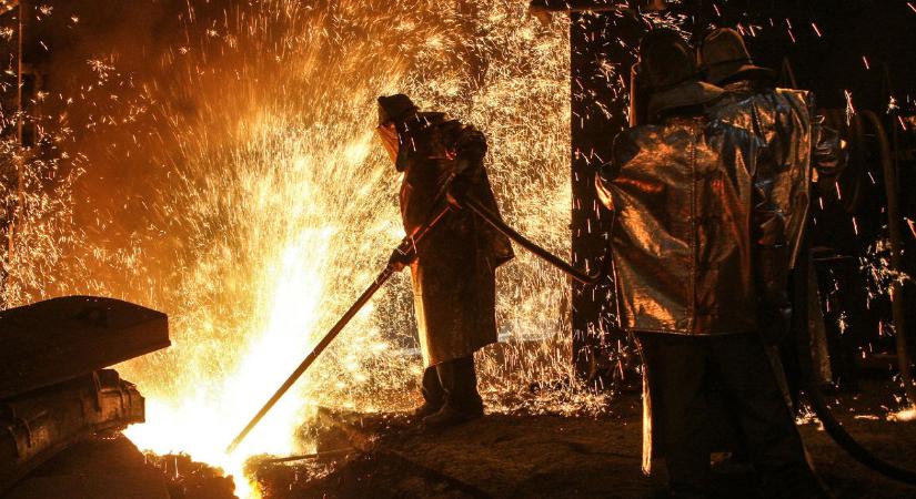 Azt ajánlja az NGM a dunai vasmű elbocsátott dolgozónak, hogy legyenek vállalkozók