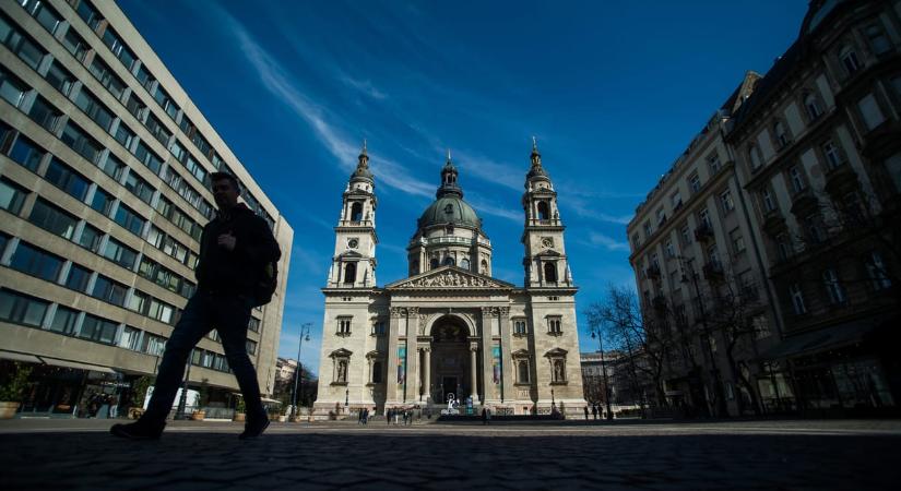 Megint megnyílik az ország legnagyobb ingyenes szabadtéri mozija a Bazilikánál