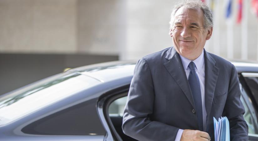 A francia miniszterelnök belerúgott az olasz csizmába, de Meloni felvette a kesztyűt