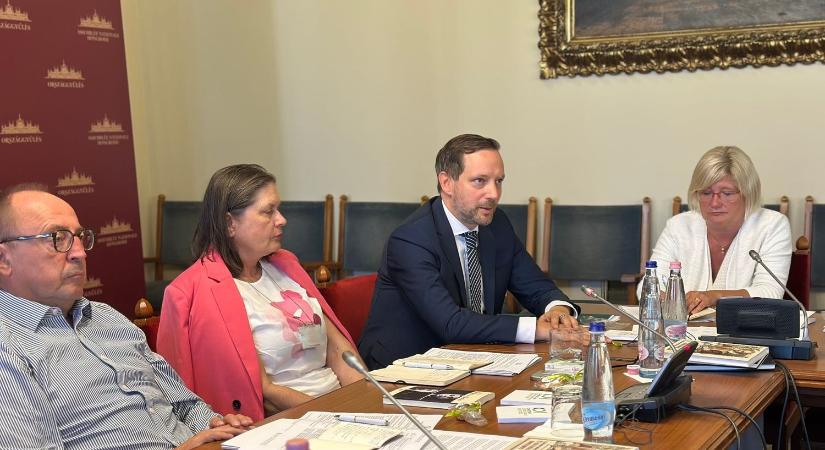 Azbej Tristan csatlakozott a Kereszténydemokrata Intézethez