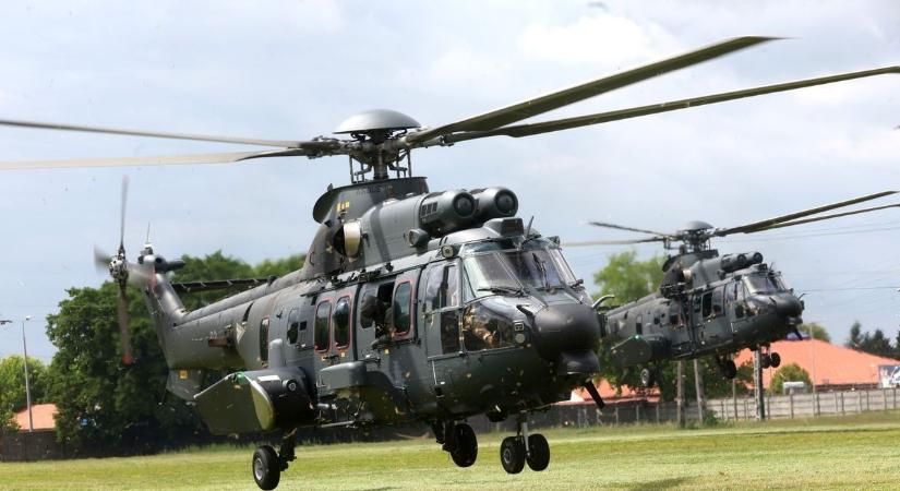 Ellepik az eget a katonai helikopterek a Balatonnál