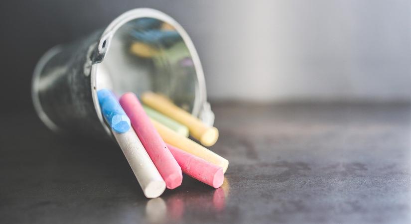 Már a határon túli pedagógusok is igényelhetnek pedagógus igazolványt