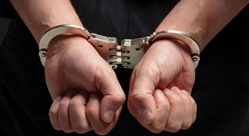 Rendőrkézen a miskei gyerekgyilkos - Kommandósok csaptak le 22 hónapos kislány halála miatt körözött férfira
