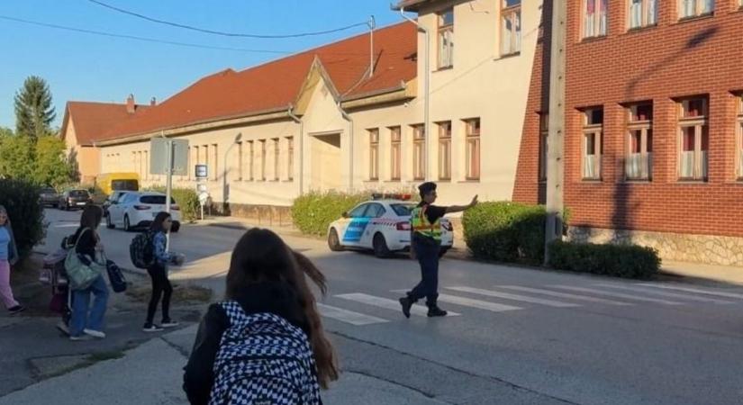 Rendőrök segítik a tanévkezdést ( videó)