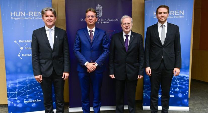 Történelmi léptékű béremelést kapnak a kutatók