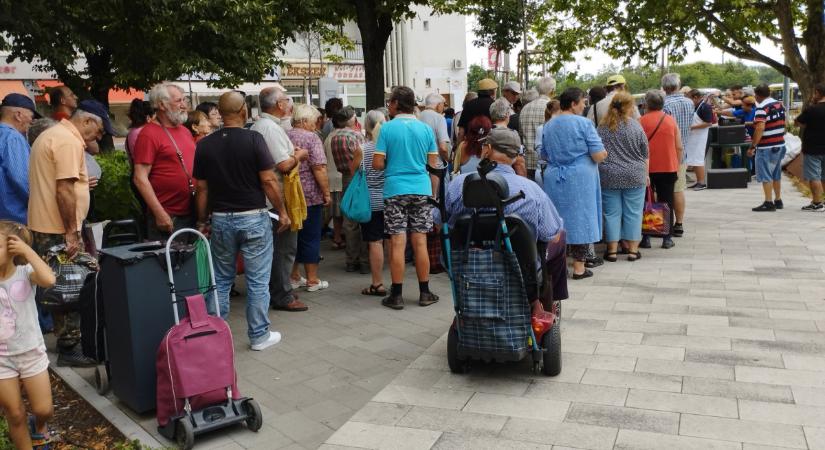 Felhívás a tehetősebb debreceni nyugdíjasoknak: ajánlják fel a 30 ezres utalványokat a szegényebbeknek