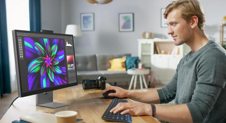 A Philips Brilliance 27E3U7903 az ígéretek szerint új szintre emeli a kreatív munkát