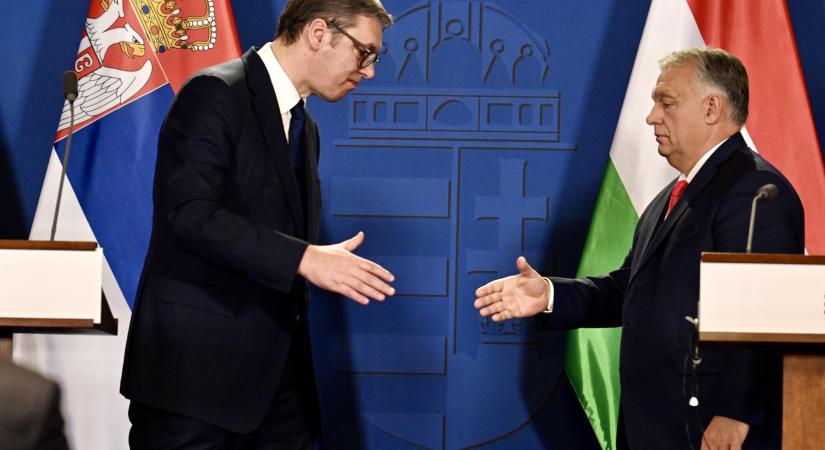 Orbántól ellesett trükköt is bevet a szerb elnök hatalma megmentésére