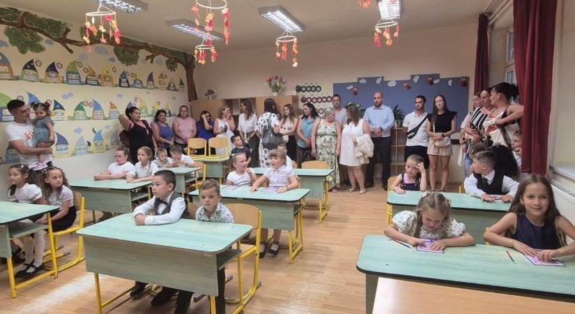 Elsősök első napja a suliban! A te gyermeked is látható a fotókon?