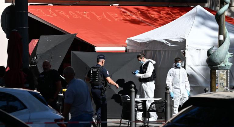 Több embert megkéseltek egy szállodánál Marseille-ben, az elkövetőt a rendőrség lőtte le