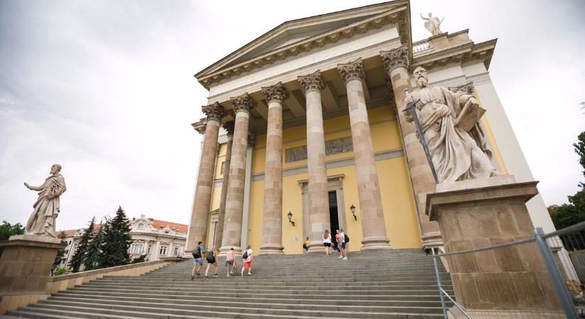 Megdöbbentő, mi történt az Egerben nyaraló párral, amikor a bazilikánál sétált – most a lányuk kér segítséget