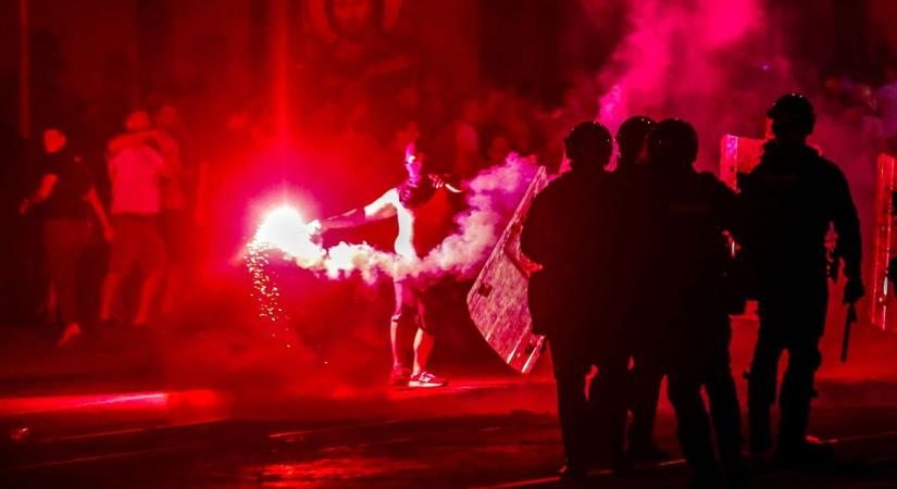 Eszkalálódnak a kormányellenes tüntetések Szerbiában