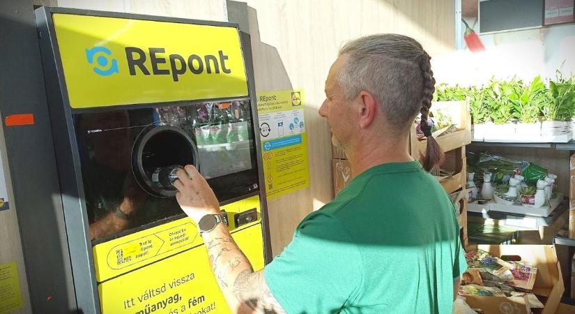 Palackvisszaváltás: a MOHU a kisboltok javára döntött, de hogy érinti mindez a vásárlókat?