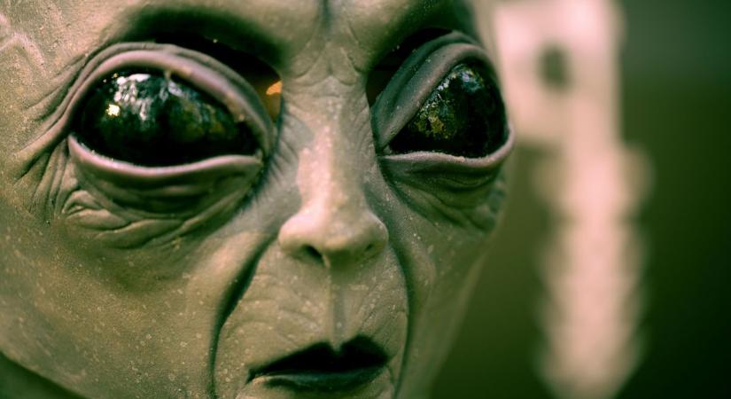 UFO az autópálya felett: a titokzatos torony, évtizedek óta lenyűgözi a sofőröket