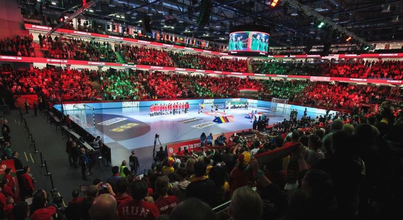 Üzentek a szurkolók a magyar-román meccs előtt; a rendőrség is fontos bejelentést tett!