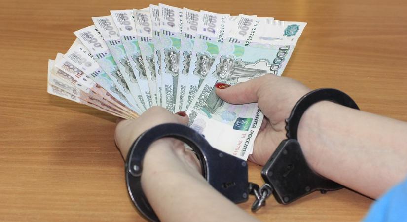 Milliókat csalt ki egy debreceni házaspártól a saját könyvelőjük