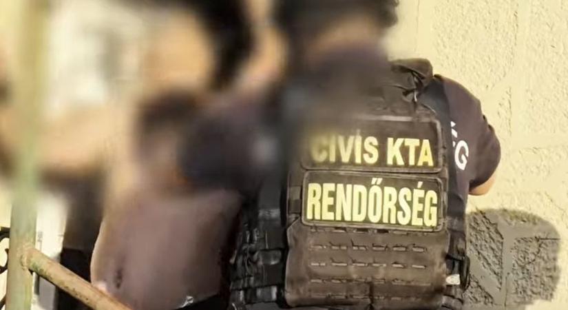 Megszállták a rendőrök Hajdúhadház térségét