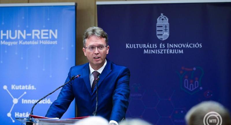 Hankó: Történelmi léptékű béremelést kapnak a magyar kutatók