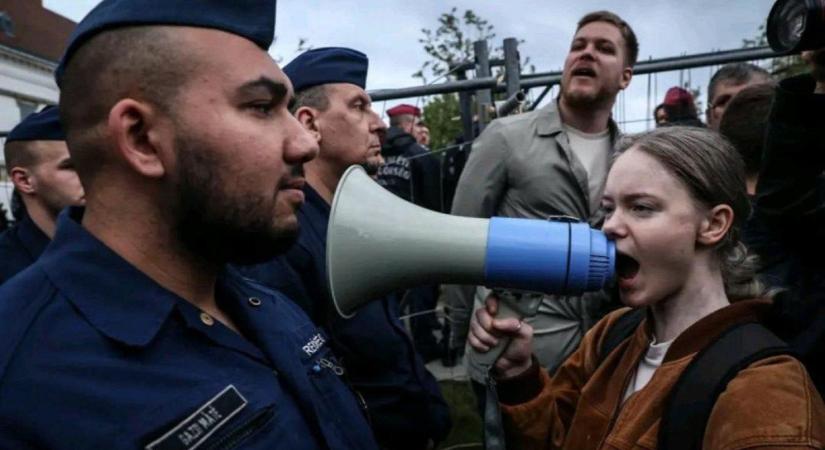 Így kívánt sikeres tanévet Orbán Balázs Pankotai Lilinek, aki az NKE hallgatója lett