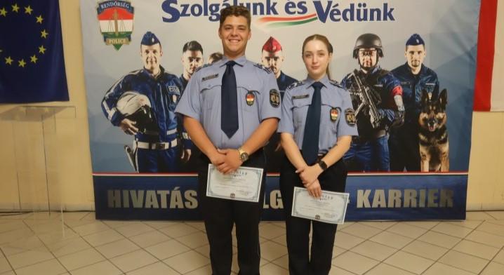 Egy perccel azelőtt találtak meg egy férfit a síneken a tatabányai rendőrök, hogy jött a vonat
