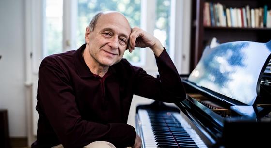 „A zene már több száz éve a megértést, a kölcsönös szeretetet szolgálja” - Fischer Iván 70 éves