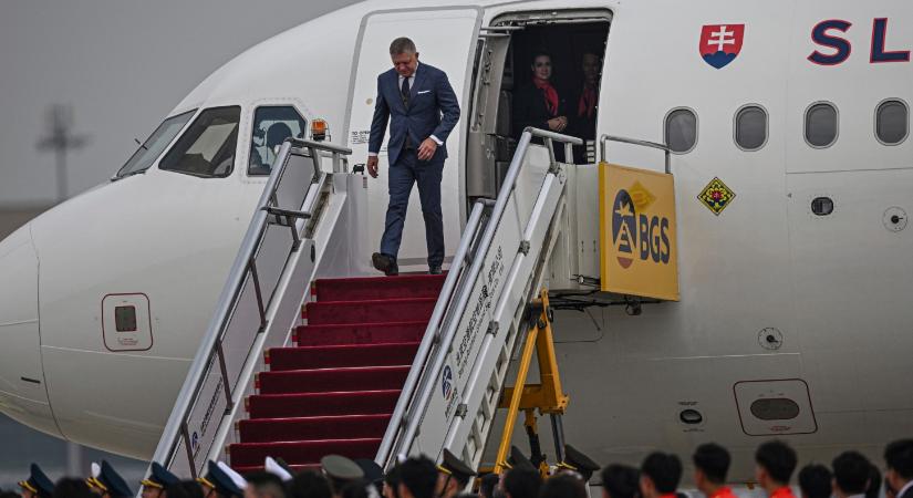 Robert Fico Fehéroroszországba látogathat, Lukasenkával tárgyalt Pekingben