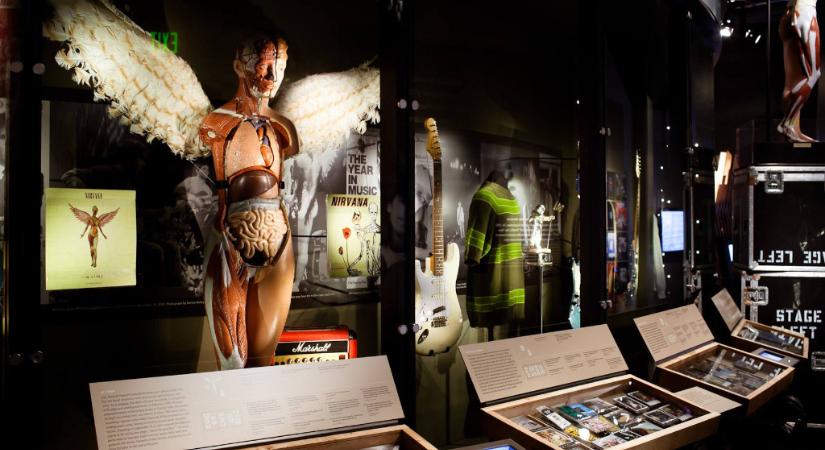 Búcsú a grunge szentélyétől: 14 év után bezár a Nirvana-kiállítás Seattle-ben