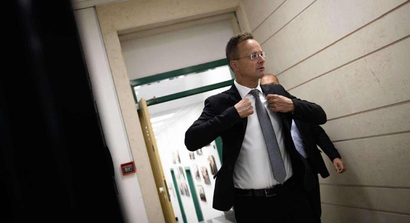Nagy terveik vannak Magyarországgal a legnagyobb kínai cégeknek, Szijjártó Pétert már beavatták: erre kell készülni
