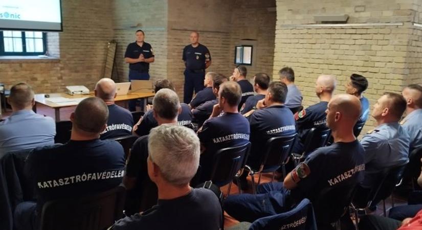 Tűzoltásvezetői képzésen bővítették ismereteiket vármegyénk tűzoltói