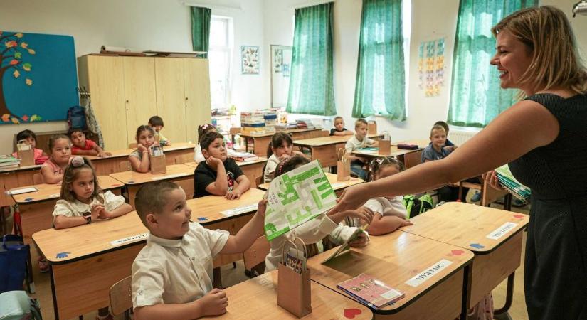 Nemcsak a tankönyvek érkeztek meg időben – ezt is kapták a diákok a Tamási Tankerületben
