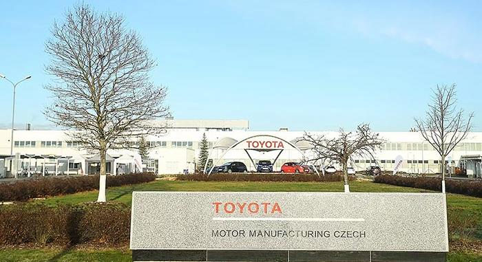 Villanyautókat kezd gyártani a Toyota Európában