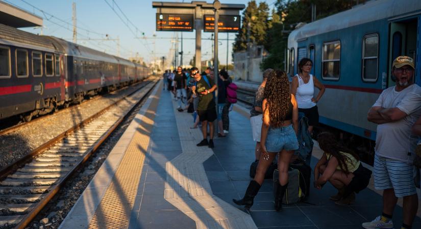 Elképesztően kicsesztek a kallerekkel a vonaton az utasok, tomboltak az ellenőrök