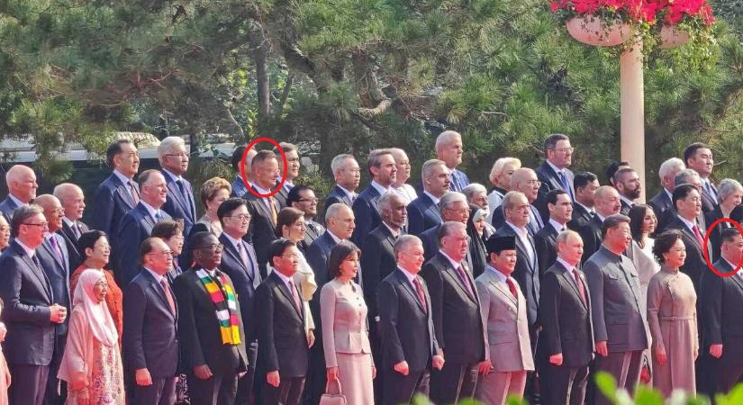 Hitted volna, hogy bekövetkezik? Szijjártó Péter közös fotón Kim Dzsongunnal