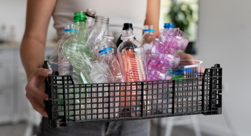 Többé nincs szükség a műanyag válogatására – Egy új eljárással simább az újrahasznosítás