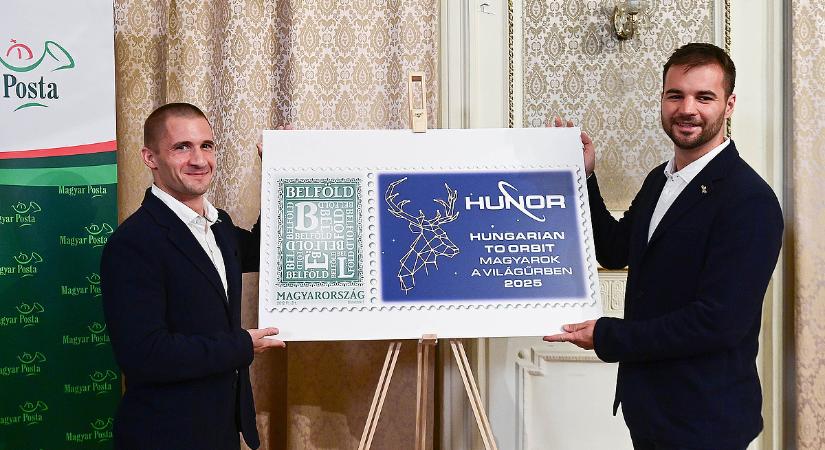 Kapu Tiborral ünnepelték az új postai bélyeget