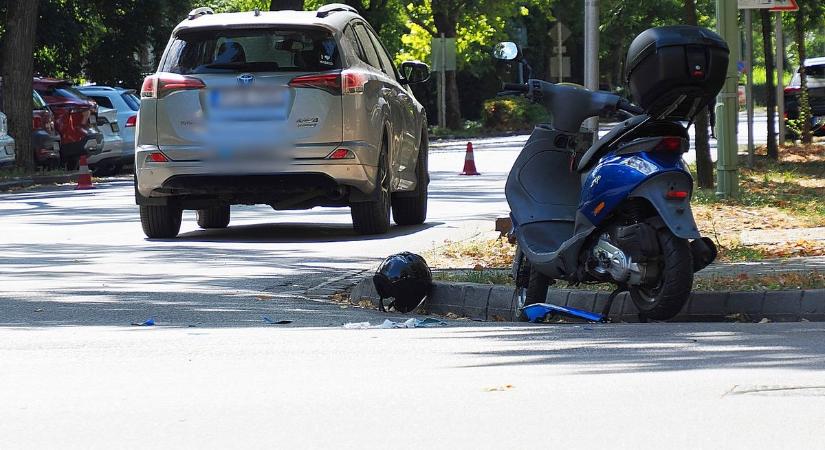 Fotókon mutatjuk a csongrádi karambol helyszínét
