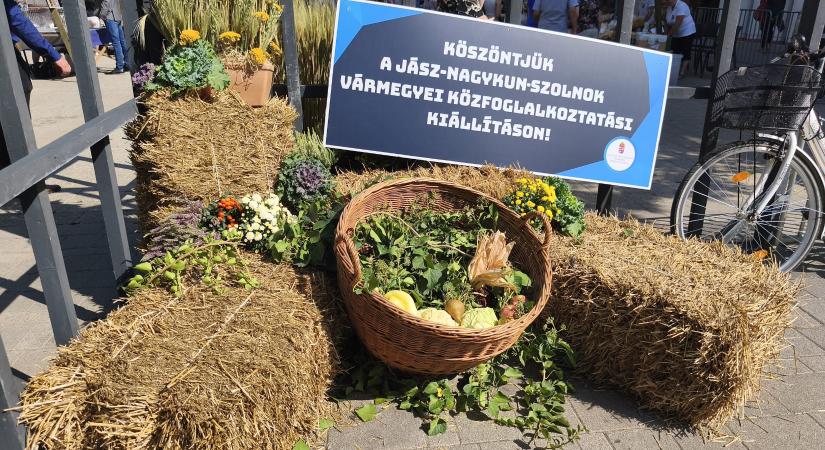 Tizedik alkalommal rendezték meg a Közfoglalkoztatási Kiállítást Szolnokon