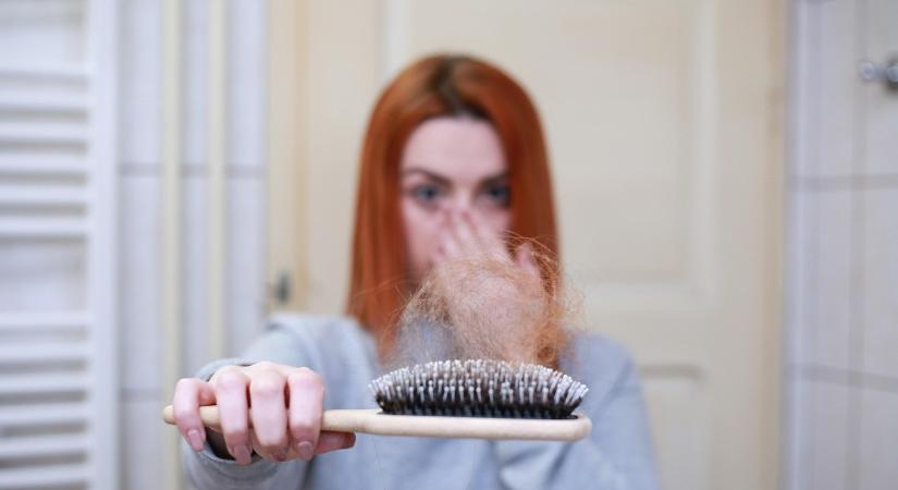 Őszi hajhullás ellen: ez a két innivaló jót tesz a hajadnak