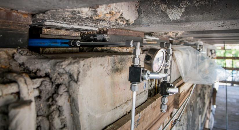 Megemelték a Flórián téri felüljárót – képek