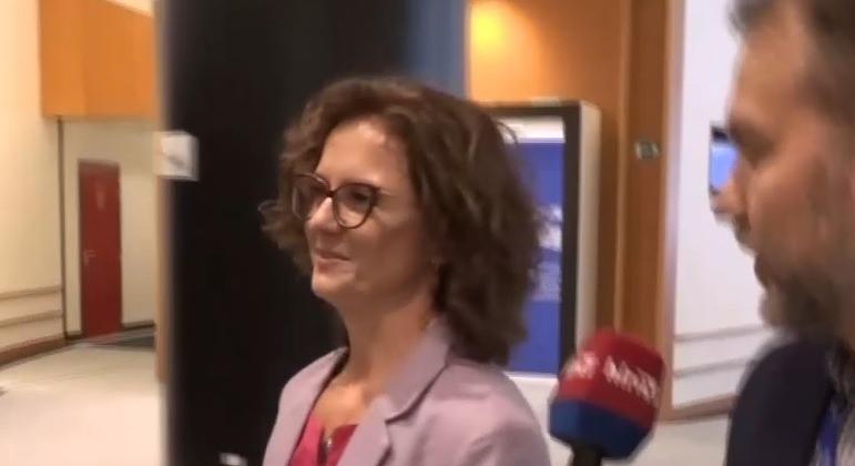 Gerzsenyi Gabriella elmenekült a HírTV kérdései elől  videó
