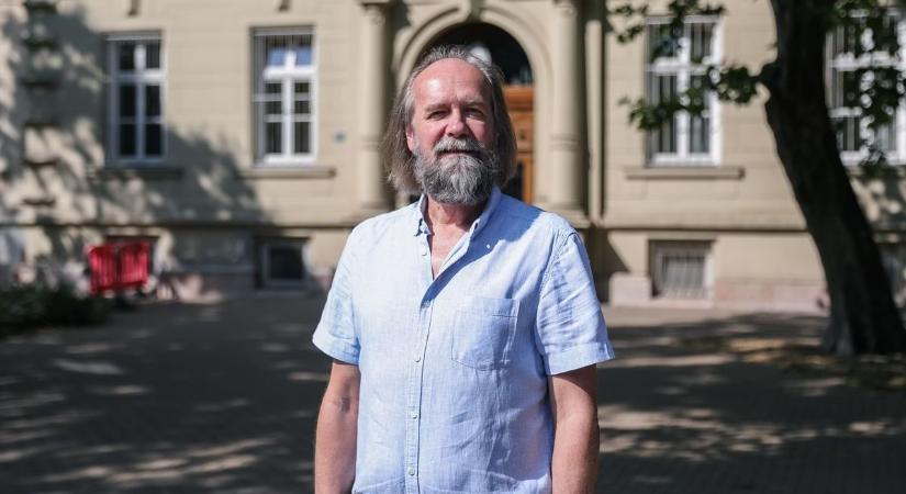 Szívhez szóló üzenetet küldött a győri igazgató és elnök a kisdiákoknak