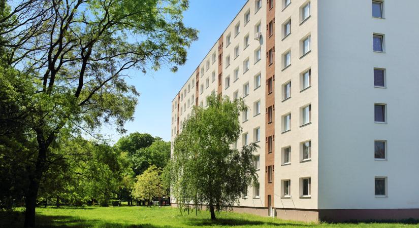 A szeretők miatt írt ki bizarr üzenetet egy társasház közös képviselője