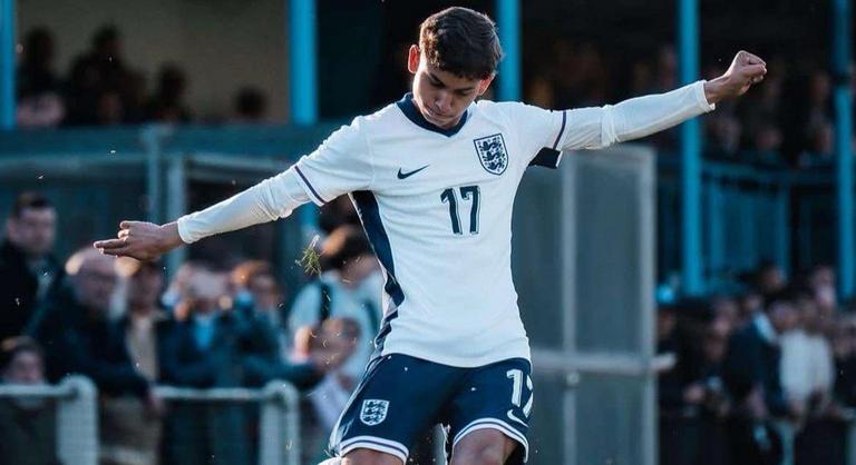 Botránymeccsen debütált az angol U17-es válogatottban a Liverpool magyar reménysége