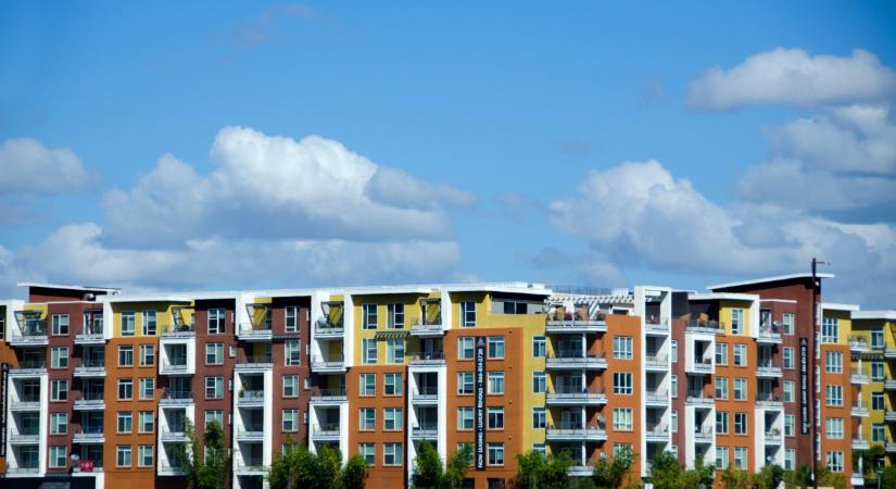 Jön az igazi hidegzuhany az Otthon Start kapcsán: váratlan vevők özönlöttek be a lakáspiacra
